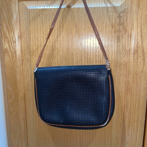 IMPERFECT $10 SALE: 💯Auth. BALLY BAG - Picture 2 of 3